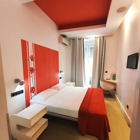 Hostal Santa Ana Colors Madrid Exteriör bild