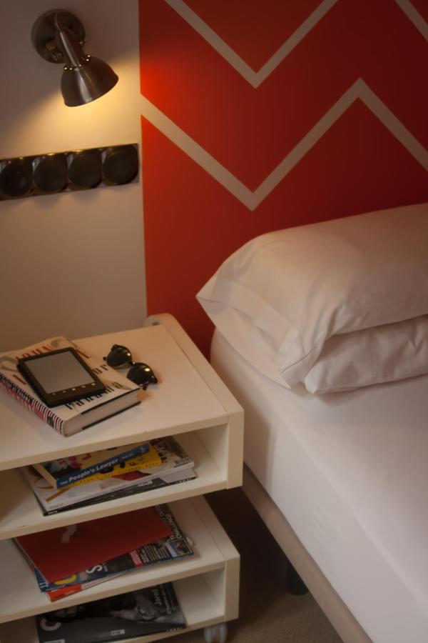 Hostal Santa Ana Colors Madrid Exteriör bild