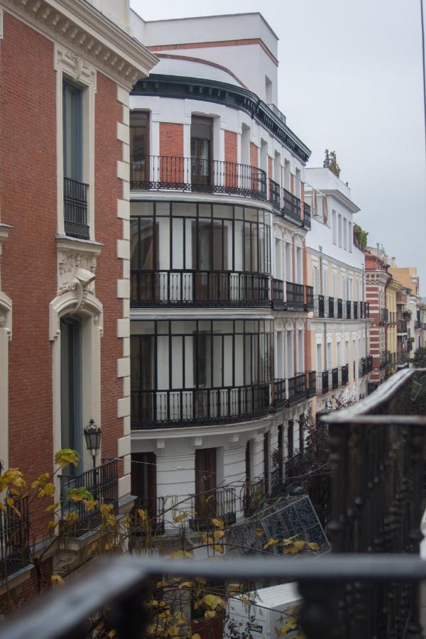 Hostal Santa Ana Colors Madrid Exteriör bild